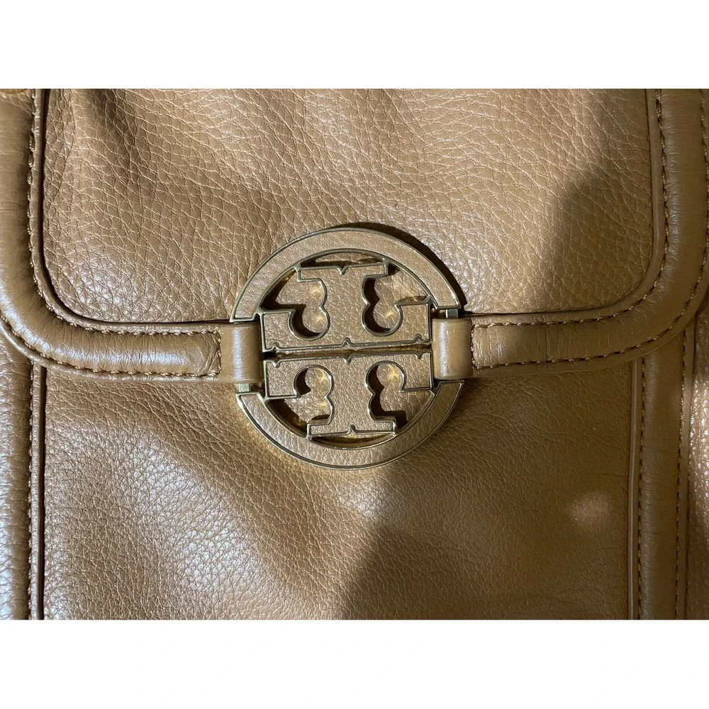 Tory Burch features *style